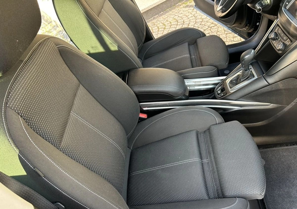 Opel Zafira cena 39600 przebieg: 236000, rok produkcji 2016 z Jawor małe 781
